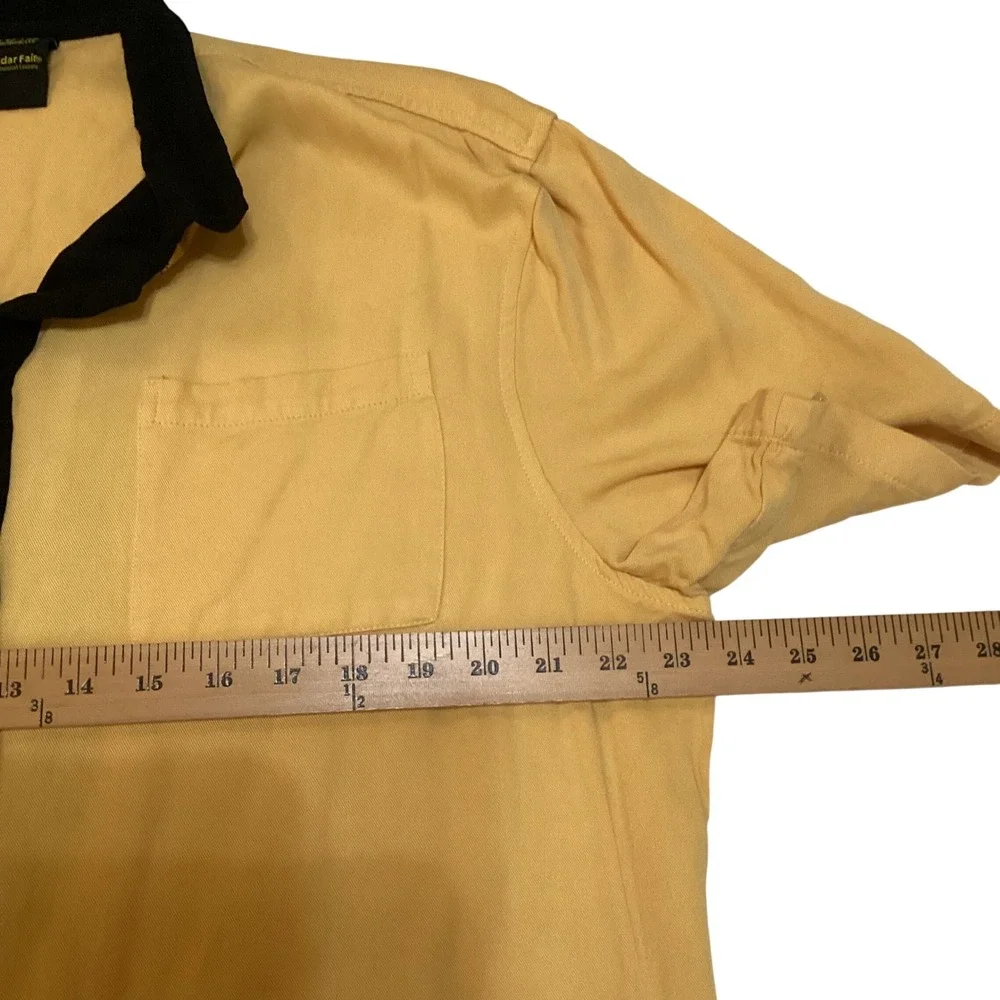 Peanuts Charlie Brown Zigzag Button Down Shirt Yellow Black Mens Lrg Cedar Fair
